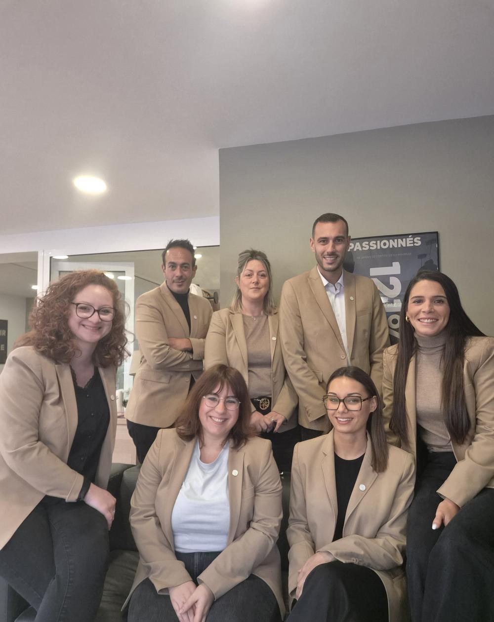 l'équipe de l'agence Val-Ombreux