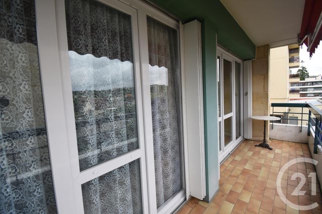 Afficher la photo en grand Appartement F4 à vendre - 5 pièces - 89.64 m2 - SOISY SOUS MONTMORENCY - 95 - ILE-DE-FRANCE - Century 21 Val-Ombreux