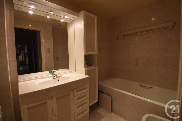 Afficher la photo en grand Appartement F4 à vendre - 5 pièces - 89.64 m2 - SOISY SOUS MONTMORENCY - 95 - ILE-DE-FRANCE - Century 21 Val-Ombreux