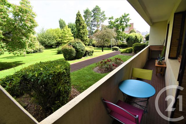 Afficher la photo en grand Appartement F3 à vendre - 3 pièces - 74.5 m2 - SOISY SOUS MONTMORENCY - 95 - ILE-DE-FRANCE - Century 21 Val-Ombreux