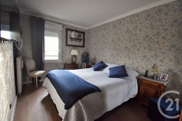 Afficher la photo en grand Appartement F5 à vendre - 5 pièces - 106.5 m2 - MARGENCY - 95 - ILE-DE-FRANCE - Century 21 Val-Ombreux