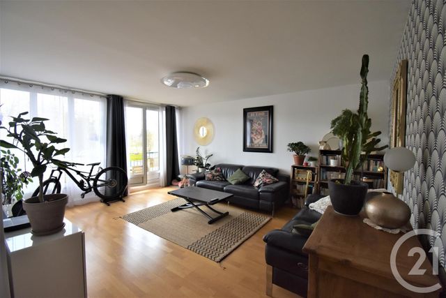 Afficher la photo en grand Appartement F5 à vendre - 4 pièces - 90.35 m2 - MARGENCY - 95 - ILE-DE-FRANCE - Century 21 Val-Ombreux