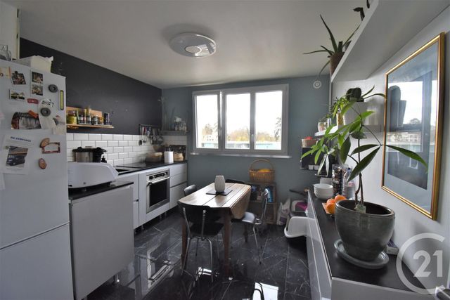 Afficher la photo en grand Appartement F5 à vendre - 4 pièces - 90.35 m2 - MARGENCY - 95 - ILE-DE-FRANCE - Century 21 Val-Ombreux