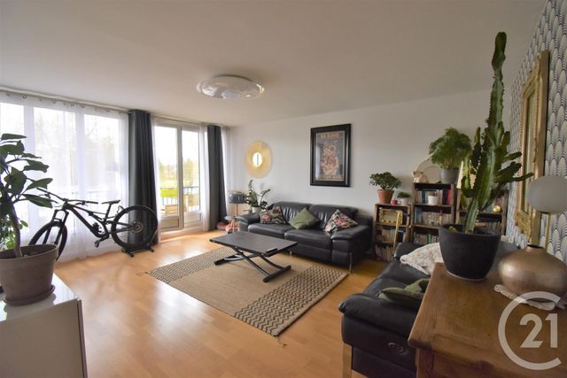 Afficher la photo en grand Appartement F5 à vendre - 4 pièces - 90.35 m2 - MARGENCY - 95 - ILE-DE-FRANCE - Century 21 Val-Ombreux