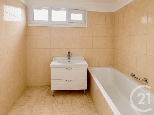 Appartement F4 à vendre - 5 pièces - 92.05 m2 - SOISY SOUS MONTMORENCY - 95 - ILE-DE-FRANCE - Century 21 Val-Ombreux
