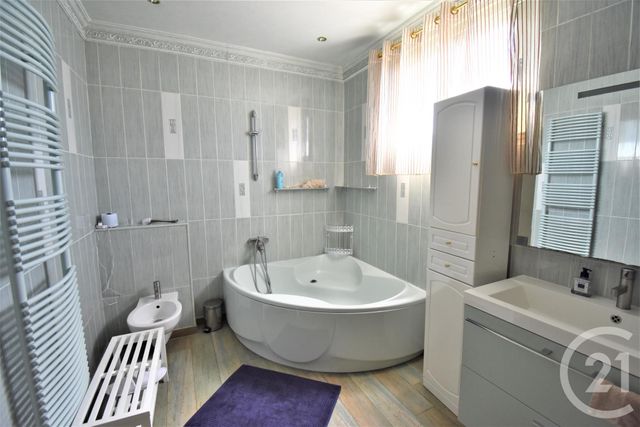 maison à vendre - 8 pièces - 182.0 m2 - SOISY SOUS MONTMORENCY - 95 - ILE-DE-FRANCE - Century 21 Val-Ombreux