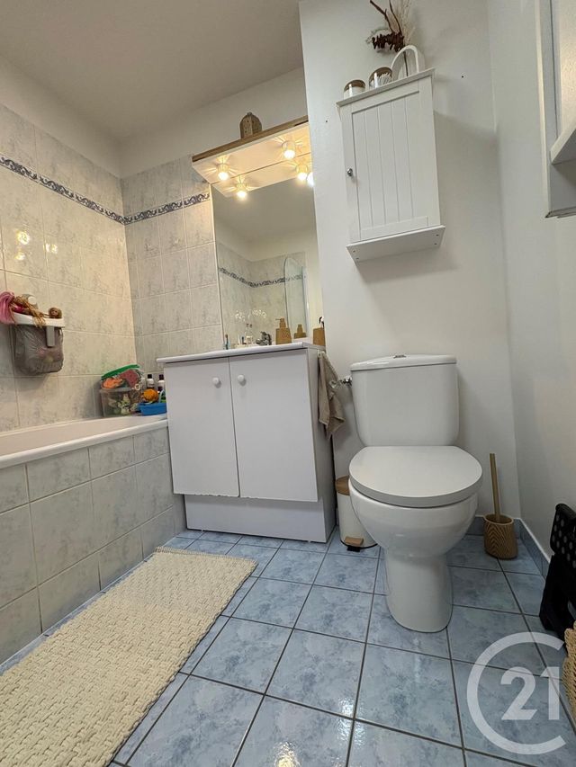 Afficher la photo en grand Appartement F3 à vendre - 3 pièces - 70.26 m2 - MARGENCY - 95 - ILE-DE-FRANCE - Century 21 Val-Ombreux