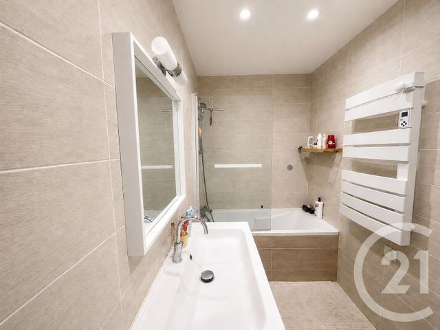 Appartement F4 à vendre - 4 pièces - 80.46 m2 - SOISY SOUS MONTMORENCY - 95 - ILE-DE-FRANCE - Century 21 Val-Ombreux