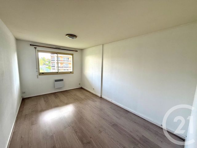 Afficher la photo en grand Appartement F2 à louer - 2 pièces - 49.9 m2 - SOISY SOUS MONTMORENCY - 95 - ILE-DE-FRANCE - Century 21 Val-Ombreux