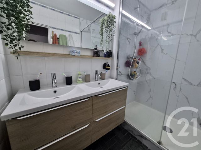 Appartement F4 à vendre - 4 pièces - 79.34 m2 - EAUBONNE - 95 - ILE-DE-FRANCE - Century 21 Val-Ombreux