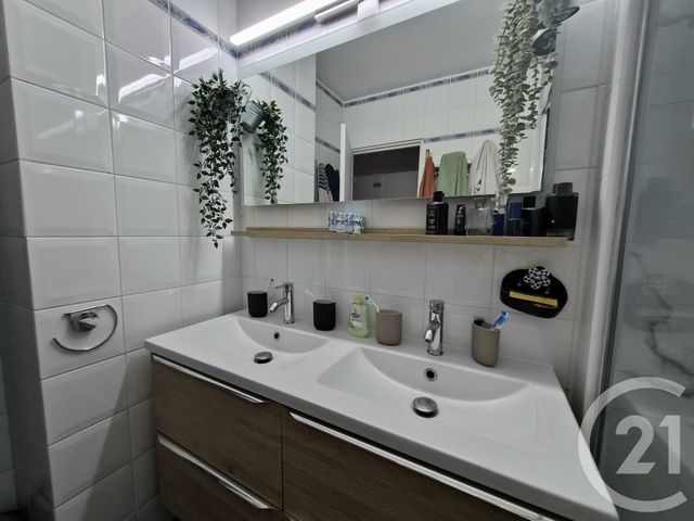 Appartement F4 à vendre - 4 pièces - 79.34 m2 - EAUBONNE - 95 - ILE-DE-FRANCE - Century 21 Val-Ombreux