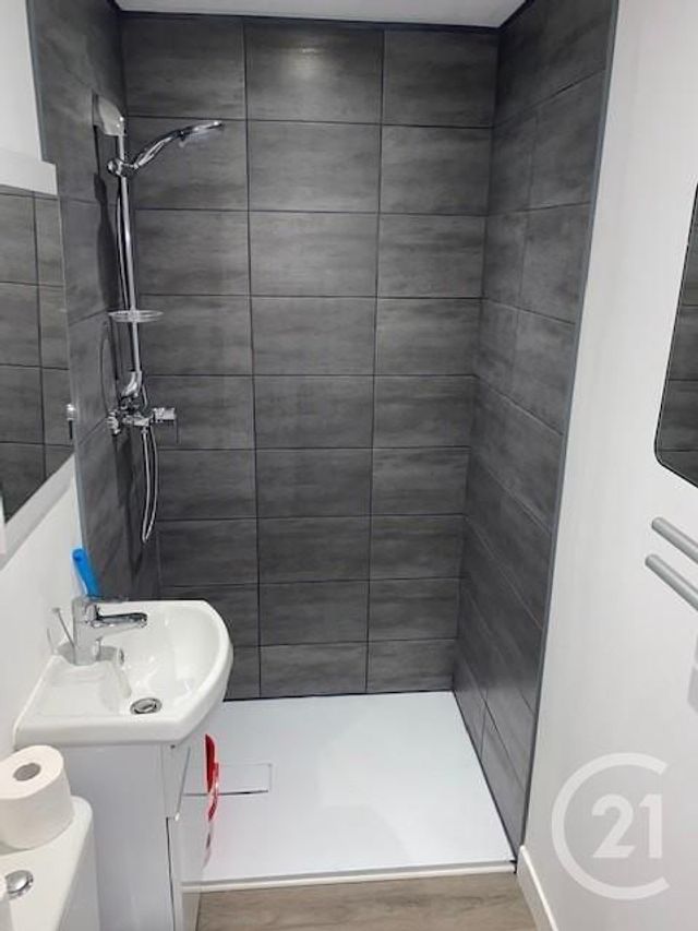 Appartement F2 à louer - 2 pièces - 20.79 m2 - CONFLANS STE HONORINE - 78 - ILE-DE-FRANCE - Century 21 Val-Ombreux