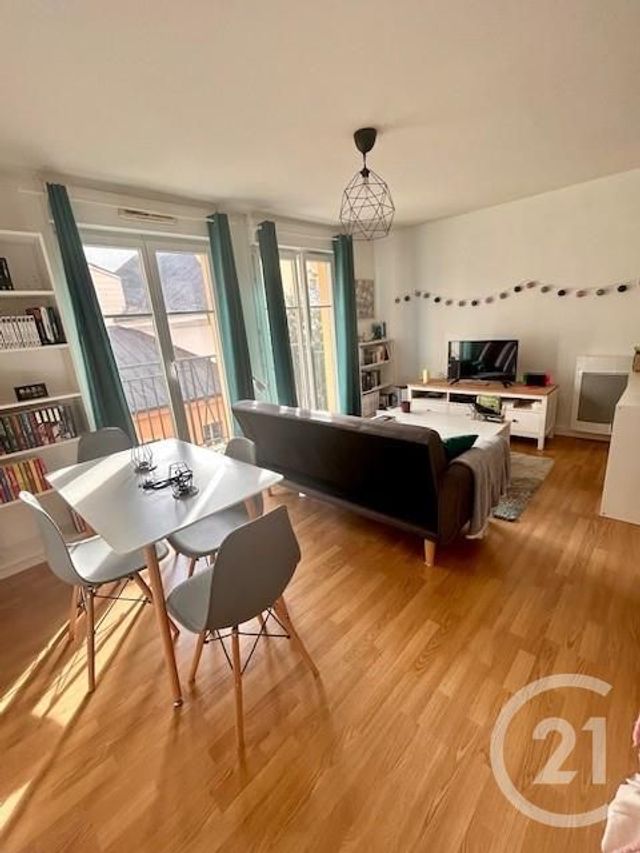 Appartement F2 à louer - 2 pièces - 38.79 m2 - VAUREAL - 95 - ILE-DE-FRANCE - Century 21 Val-Ombreux