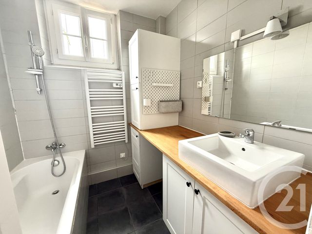 Appartement F3 à louer - 3 pièces - 60.93 m2 - ENGHIEN LES BAINS - 95 - ILE-DE-FRANCE - Century 21 Val-Ombreux