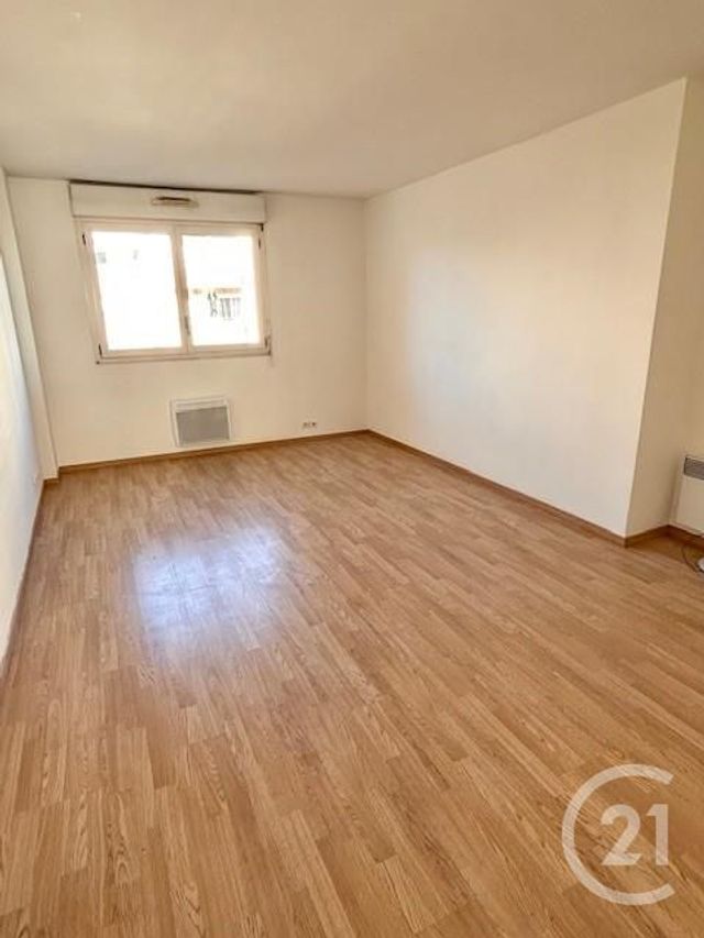 Appartement F2 à louer - 2 pièces - 51.73 m2 - ST GRATIEN - 95 - ILE-DE-FRANCE - Century 21 Val-Ombreux