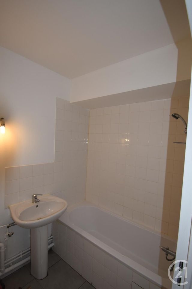 Appartement F1 à louer - 1 pièce - 29.98 m2 - DEUIL LA BARRE - 95 - ILE-DE-FRANCE - Century 21 Val-Ombreux