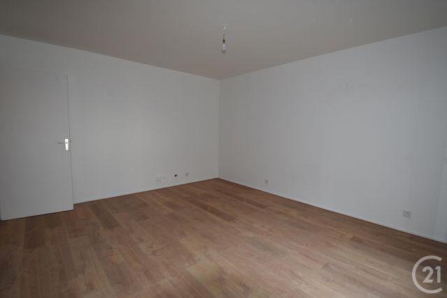 Appartement F1 à louer - 1 pièce - 29.98 m2 - DEUIL LA BARRE - 95 - ILE-DE-FRANCE - Century 21 Val-Ombreux