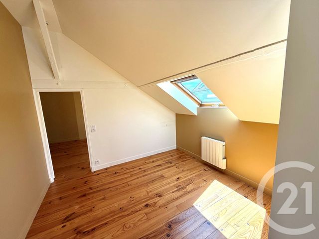 Appartement F2 à louer - 2 pièces - 37.8 m2 - CONFLANS STE HONORINE - 78 - ILE-DE-FRANCE - Century 21 Val-Ombreux