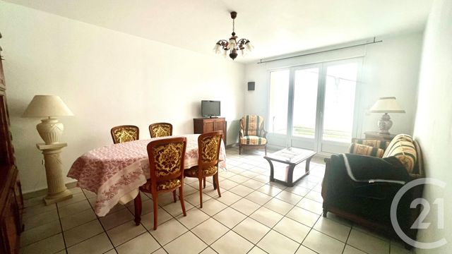Appartement F2 à louer - 2 pièces - 54.82 m2 - CONFLANS STE HONORINE - 78 - ILE-DE-FRANCE - Century 21 Val-Ombreux