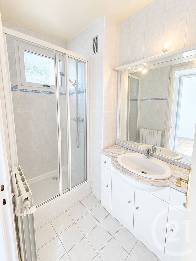 Appartement F3 à louer - 3 pièces - 59.03 m2 - GROSLAY - 95 - ILE-DE-FRANCE - Century 21 Val-Ombreux