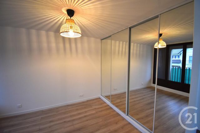 Appartement F3 à louer - 3 pièces - 53.26 m2 - CONFLANS STE HONORINE - 78 - ILE-DE-FRANCE - Century 21 Val-Ombreux